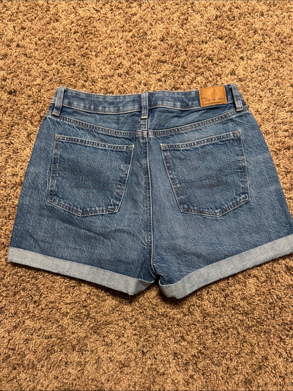 American Eagle Outfitters highest rise Mom short - Picture 2 of 5